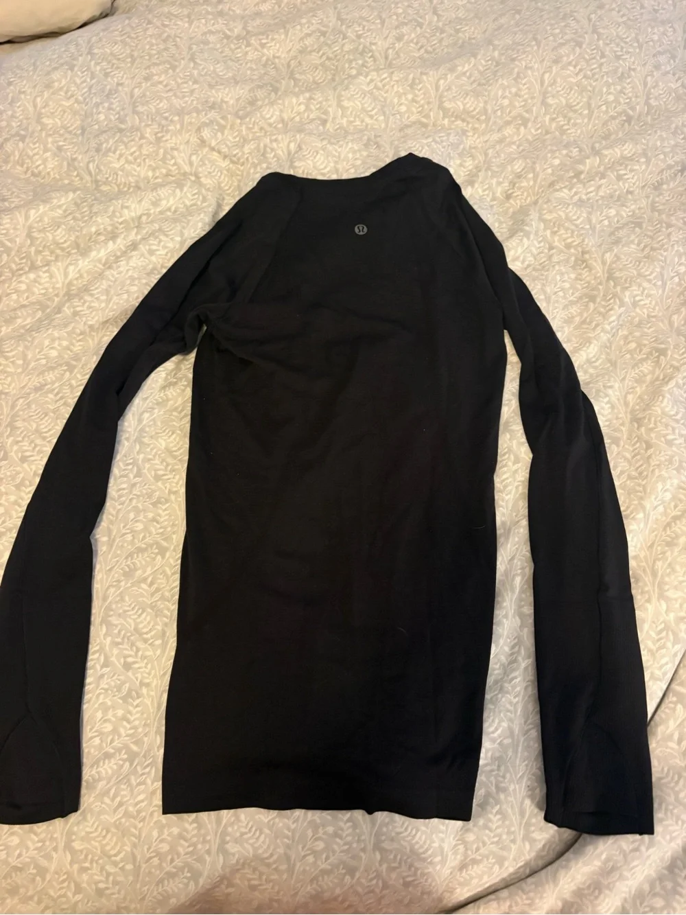 lululemon athletica Black Long-Sleeve swiftly tech 4 inch long